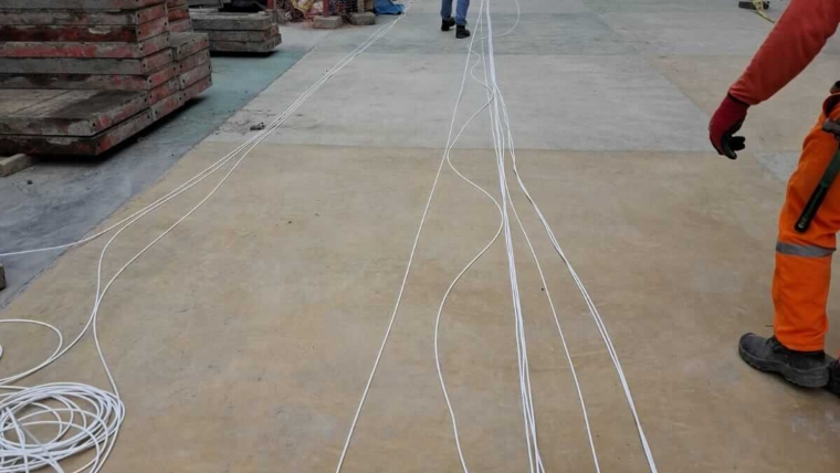 Tendido de Fibra Óptica MM/OM4 en colegio Bicentenario – Chimbote / M&Corp